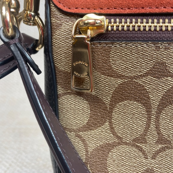 Coach Kleo Signature Khaki canvas Crossbody with Suede and Pebble Leather C5692 - Picture 6 of 16